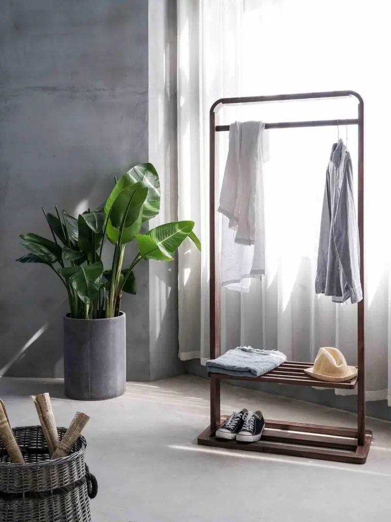 clutter free room clutter free room