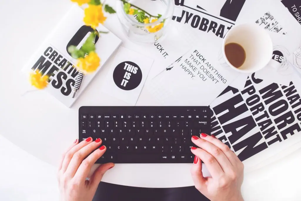blogging girl