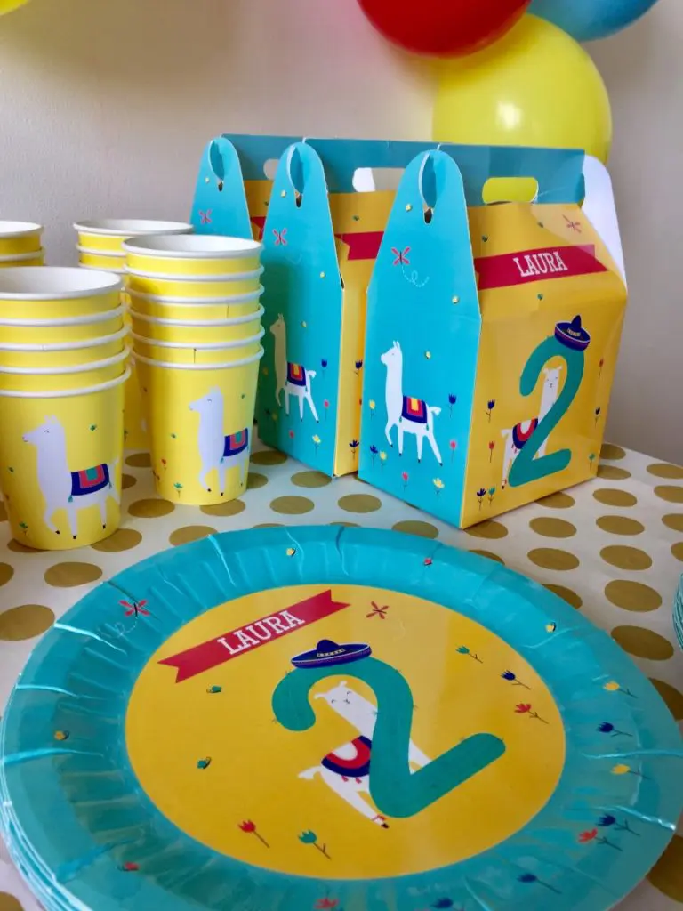 How to throw a llama themed party