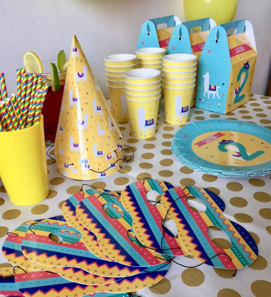 How to throw a llama themed party