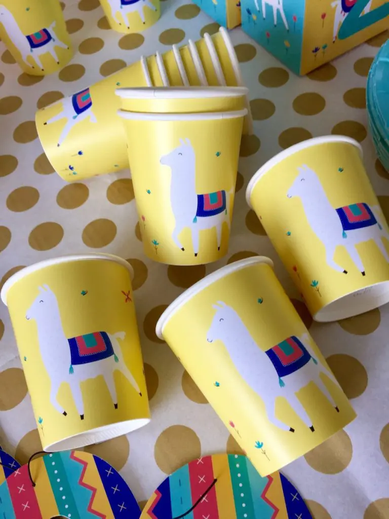 How to throw a llama themed party