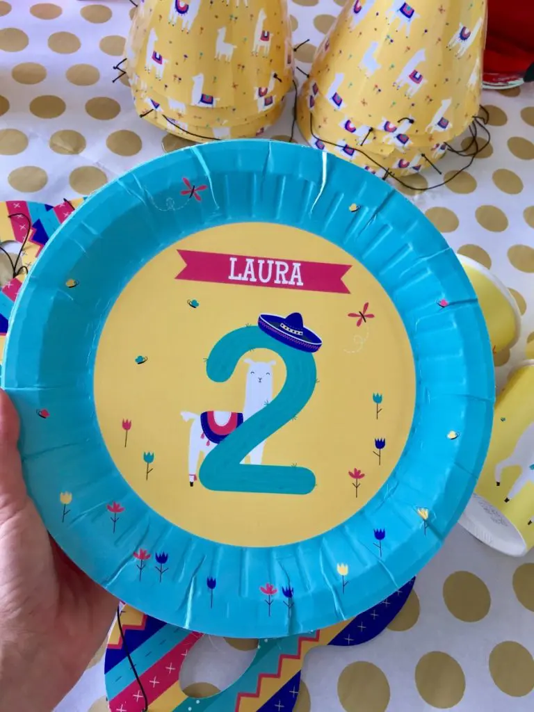 How to throw a llama themed party