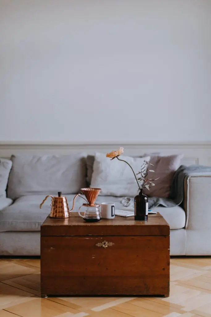 chest table interior