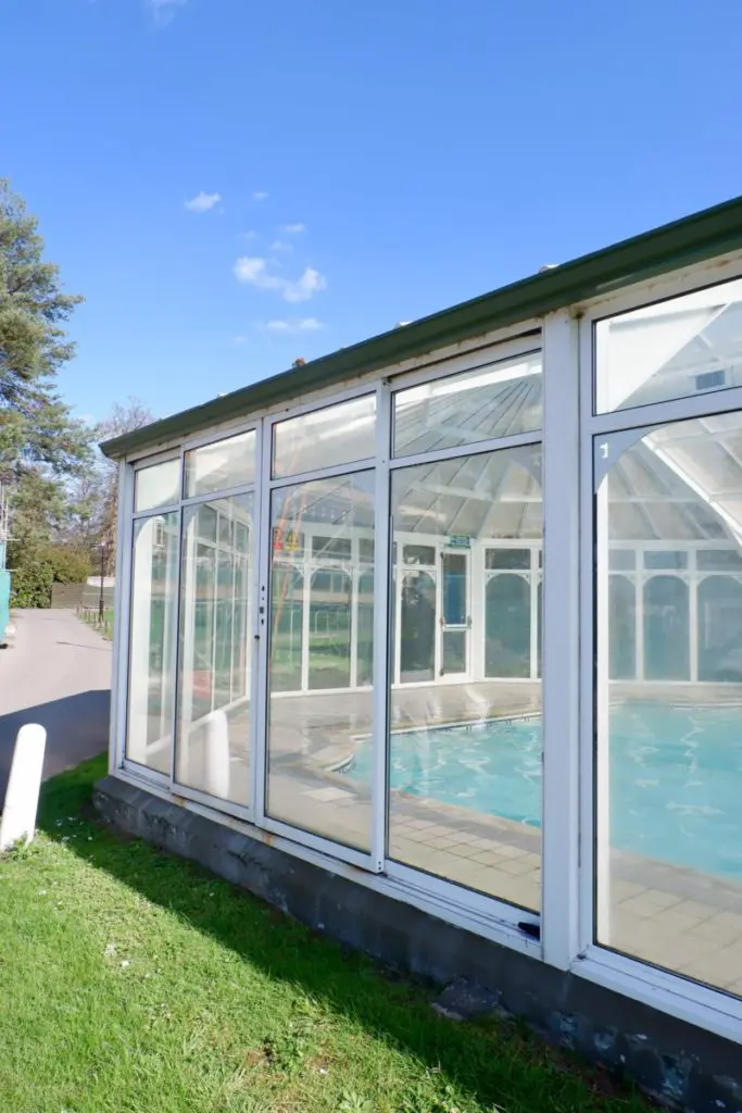 foxhills pool