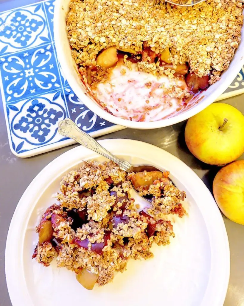 vegan apple and plum crumble