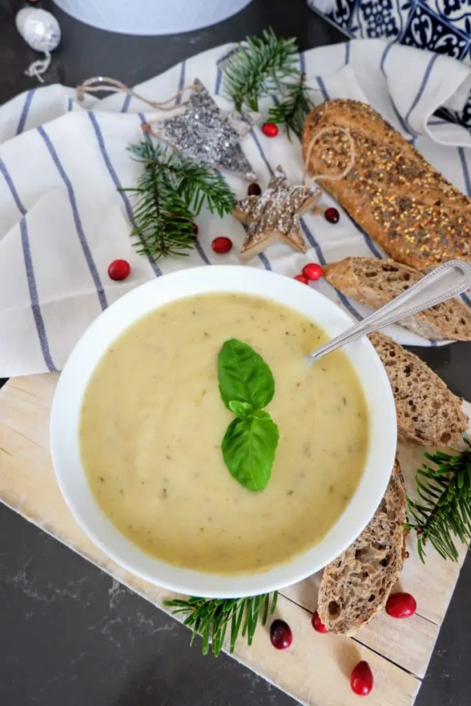 vegan leek and potato soup
