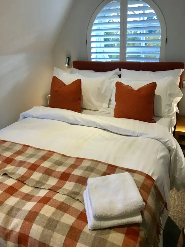 Barnett Hill Hotel room