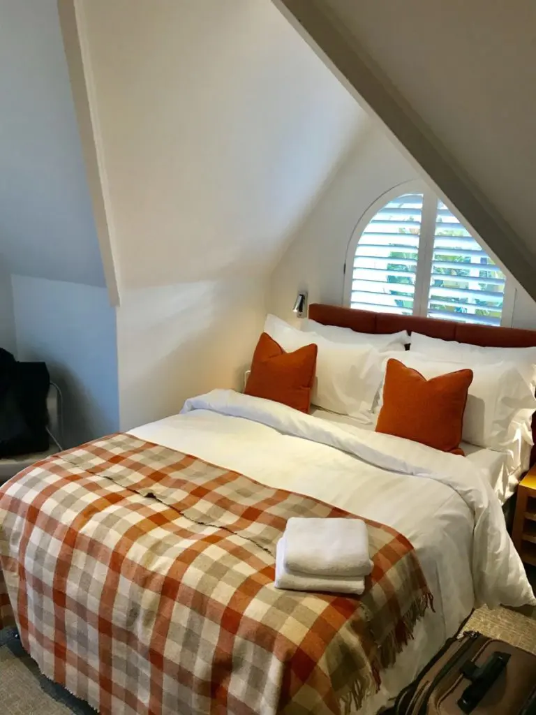 Barnett Hill Hotel room