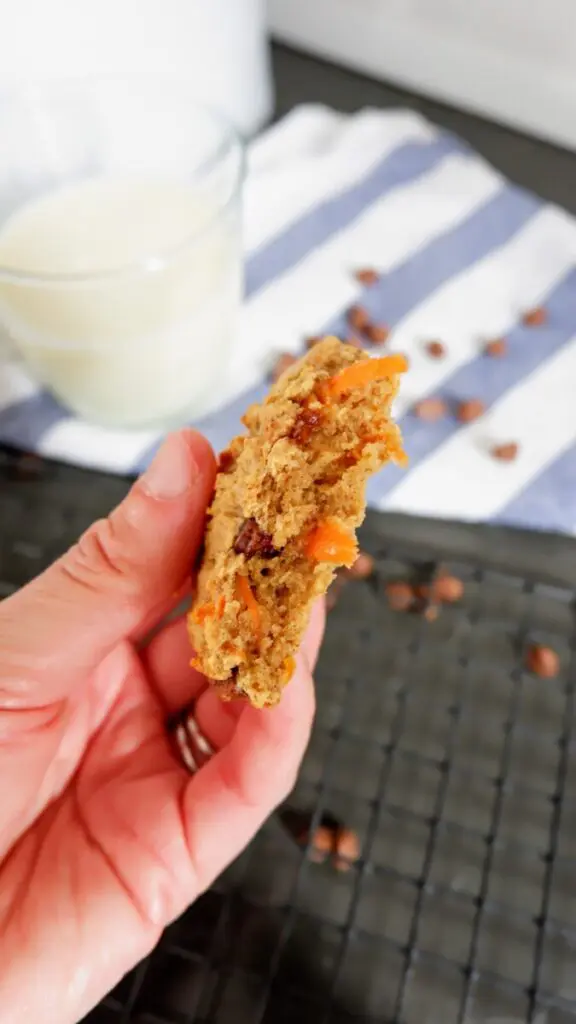 vegan oaty carrot cake cookies