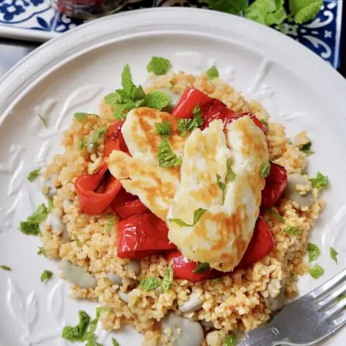halloumi with bulghur broad beans and sweet red pepper