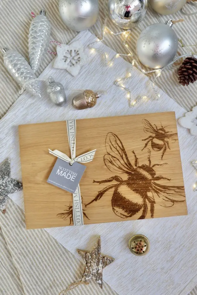 Oak chopping board: Ethical Christmas Gifts.
