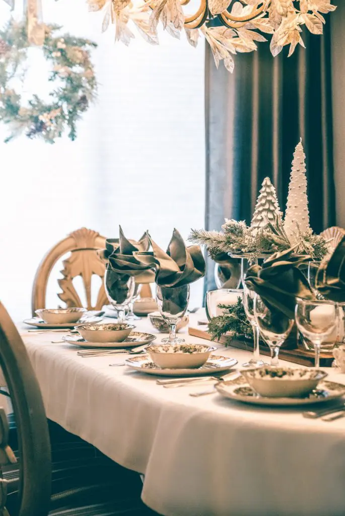 christmas table decoration