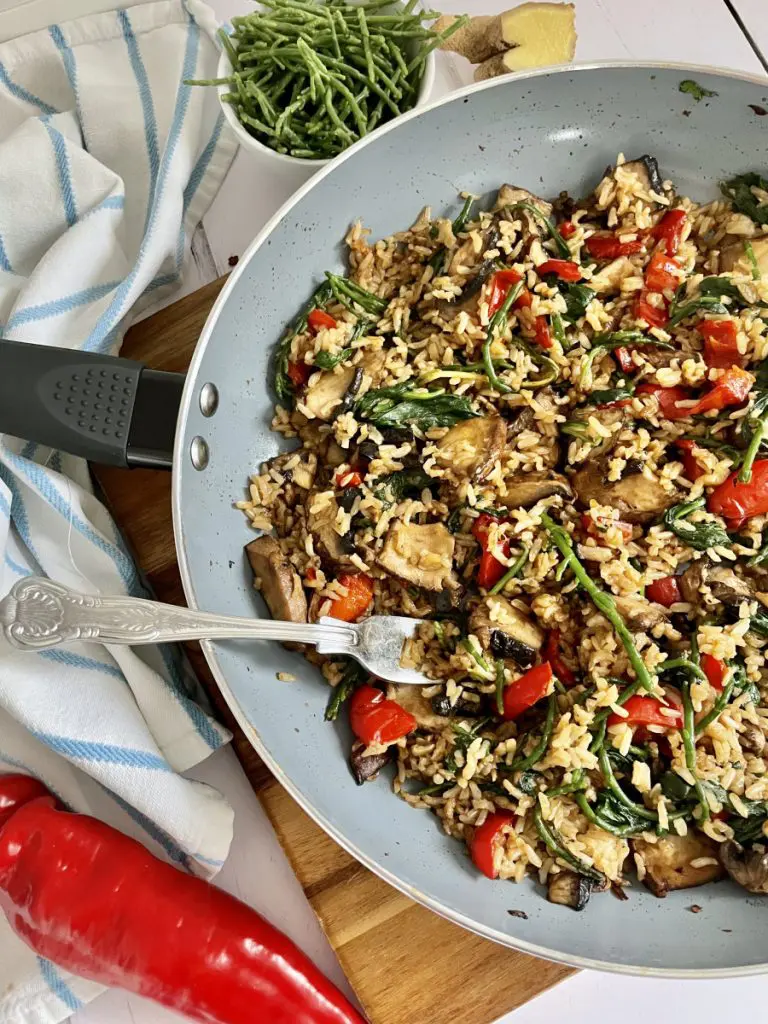 Vegan Fried Rice with Portobello Mushroom, Red pepper and Spinach on Non-stick frying pans