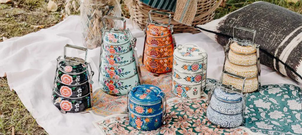 pretty tiffin