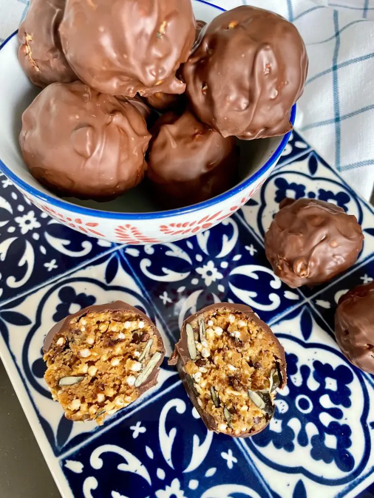 vegan puffed quinoa peanut butter energy bites