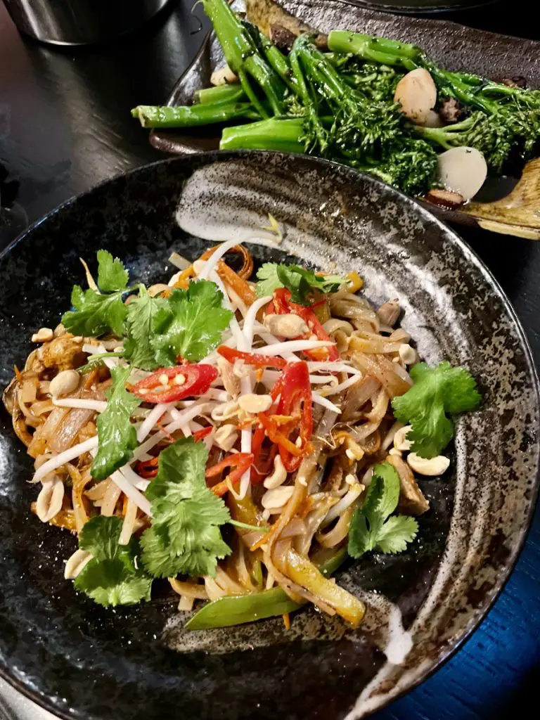 pad thai food