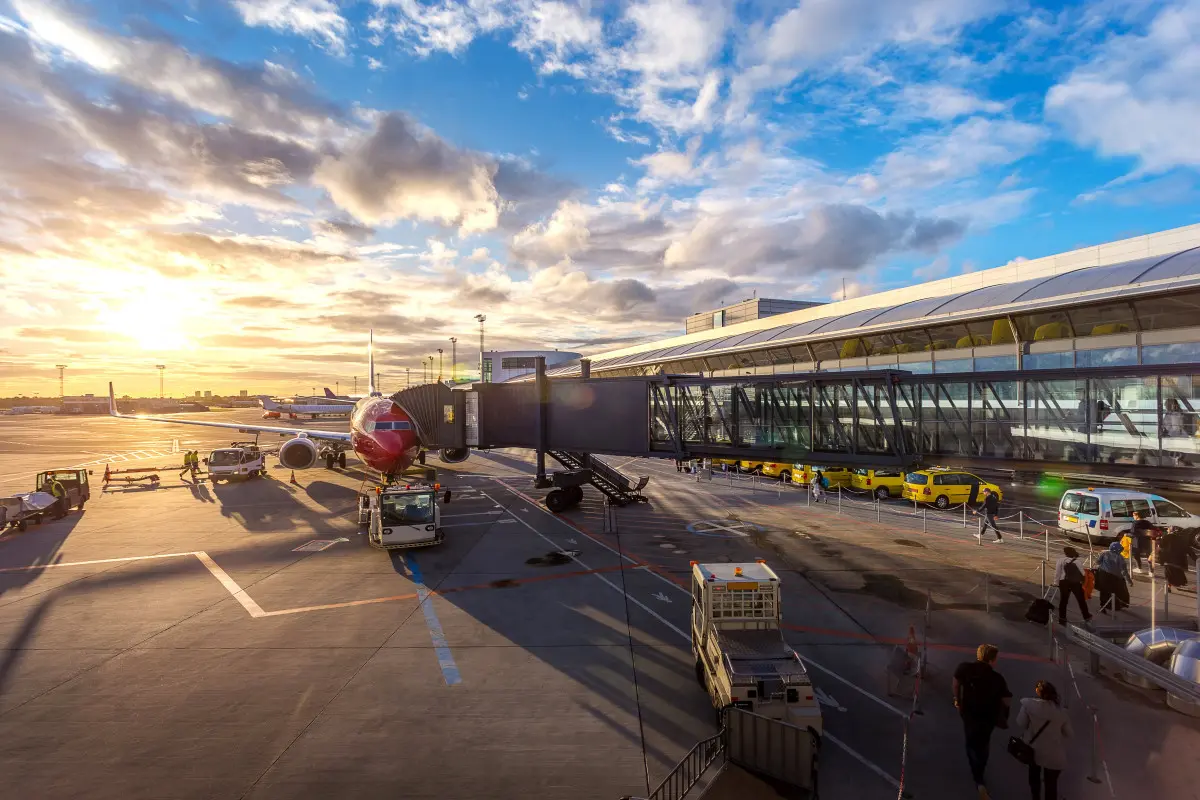 airport airplane