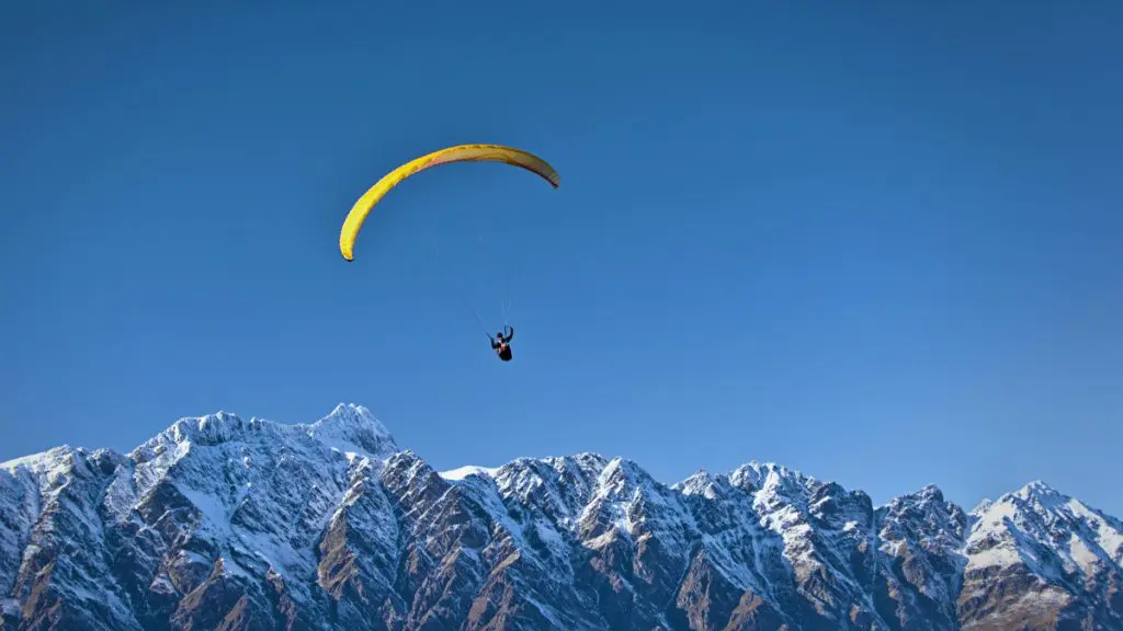 paragliding extreme sport