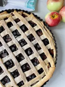 Vegan Apple and Blackberry pie with Ready-To-Roll Shortcrust Pastry