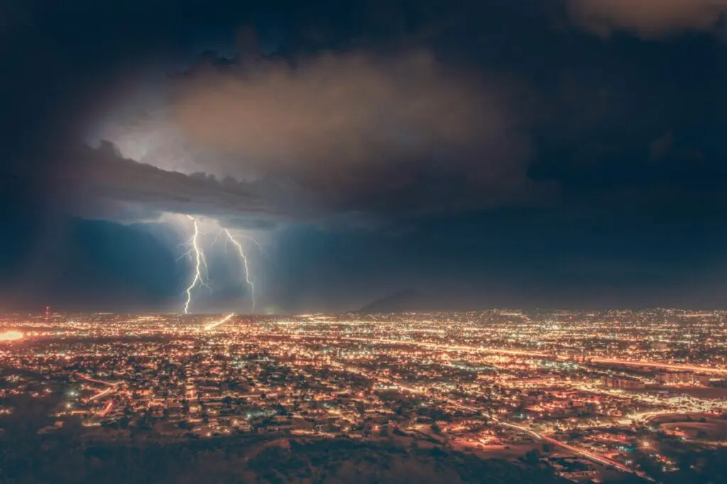 thunder in city weather