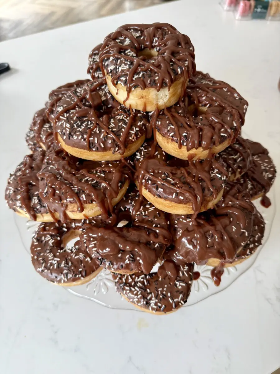 how to make a doughnut cake