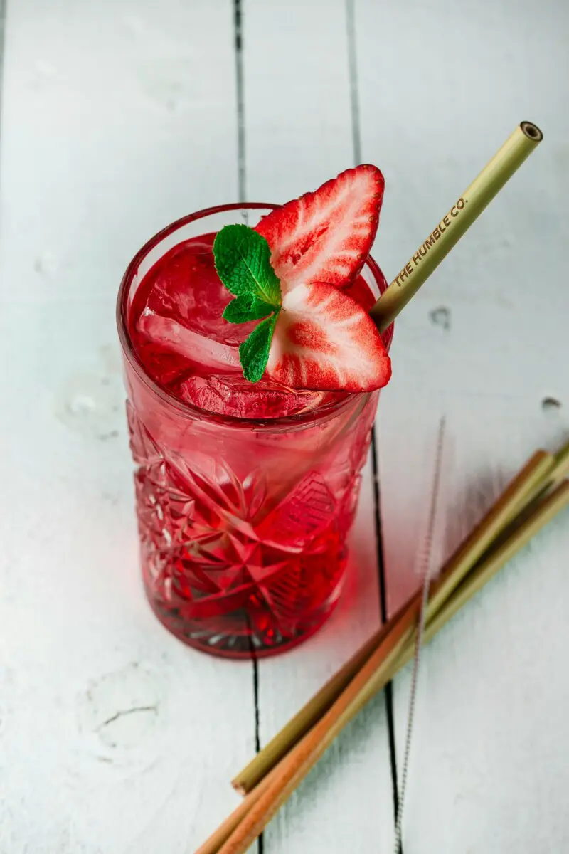 strawberry cocktail drink