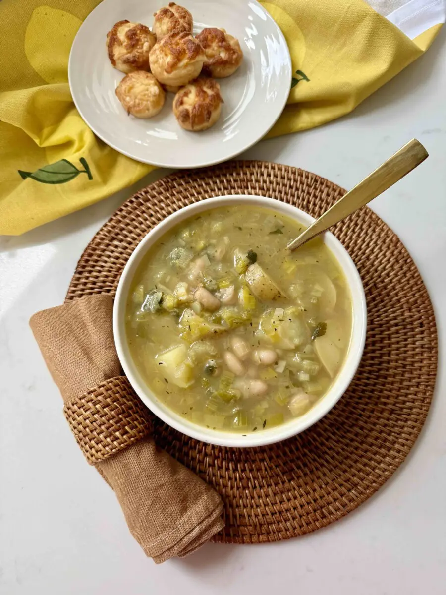 vegan beans and leek soup