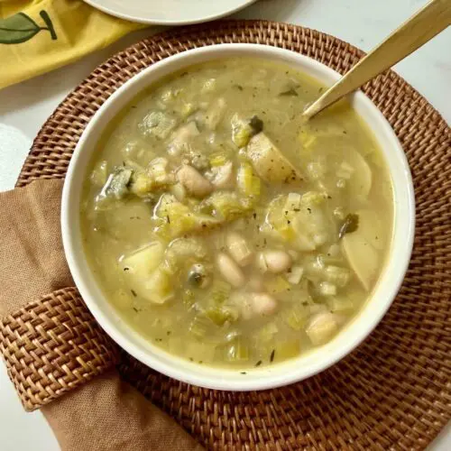 Beans and leeks soup