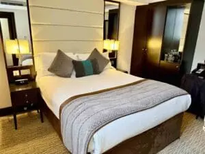 Montcalm Brewery Townhouse room and bed