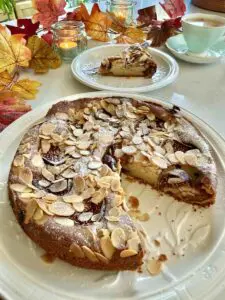 Simple Fig and Almond Cake ready Simple Fig and Almond Cake ready