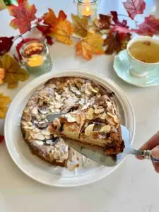 Simple Fig and Almond Cake slice Simple Fig and Almond Cake slice